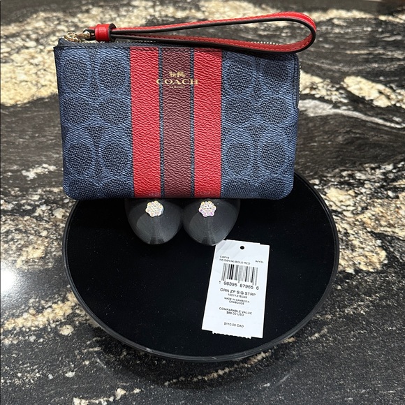 NWT Coach Navy & Red Wristlet - Picture 4 of 4